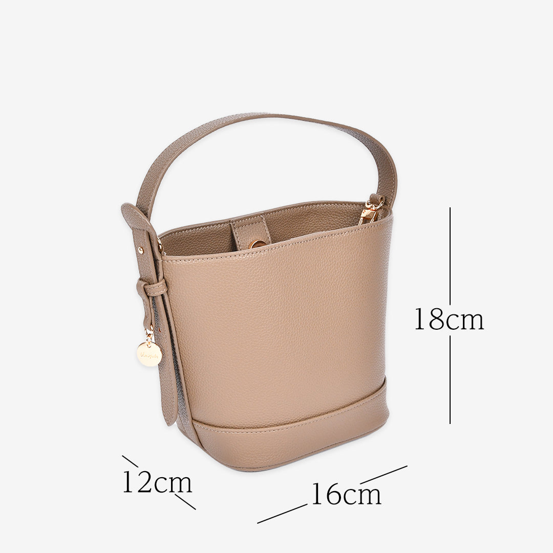 トープの本革巾着ボストンバッグ サイズ説明画像 高さ18cm 横16cm 奥行12cm