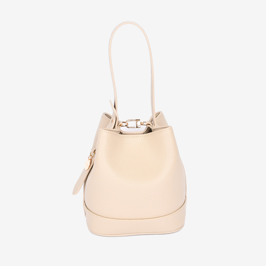 アイボリーの本革巾着ボストンバッグ 正面