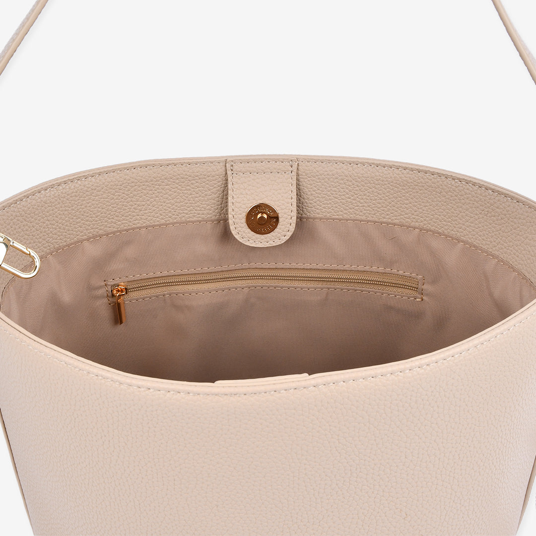 ホワイトレザーバケットバッグ 内装ファスナーポケット