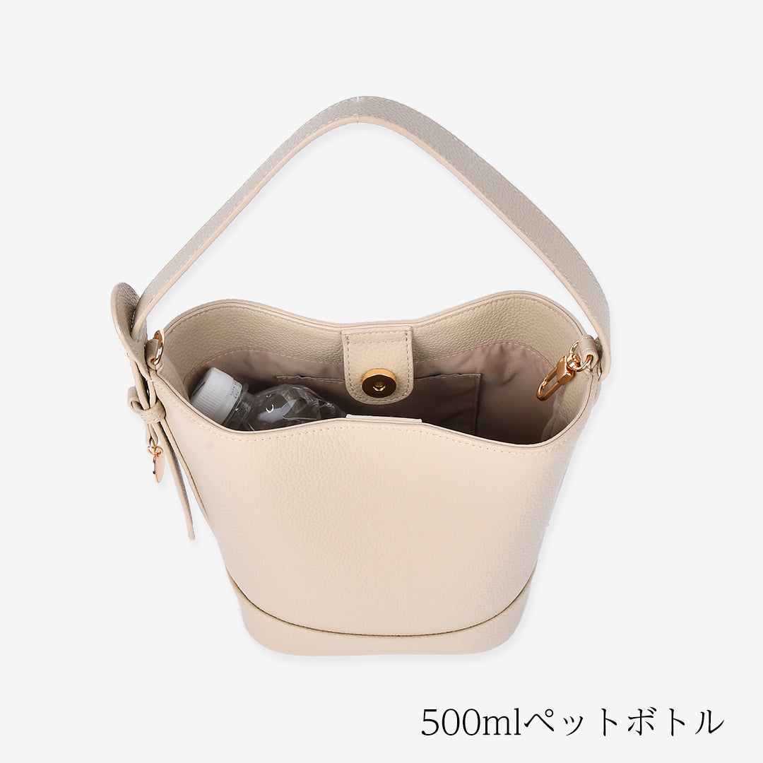 アイボリーレザーバケットバッグ 500mlペットボトル