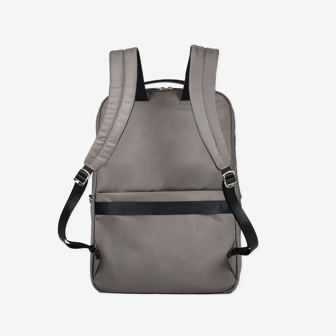 Business Backpack - ビジネスリュック M(A4/14インチPC収納)