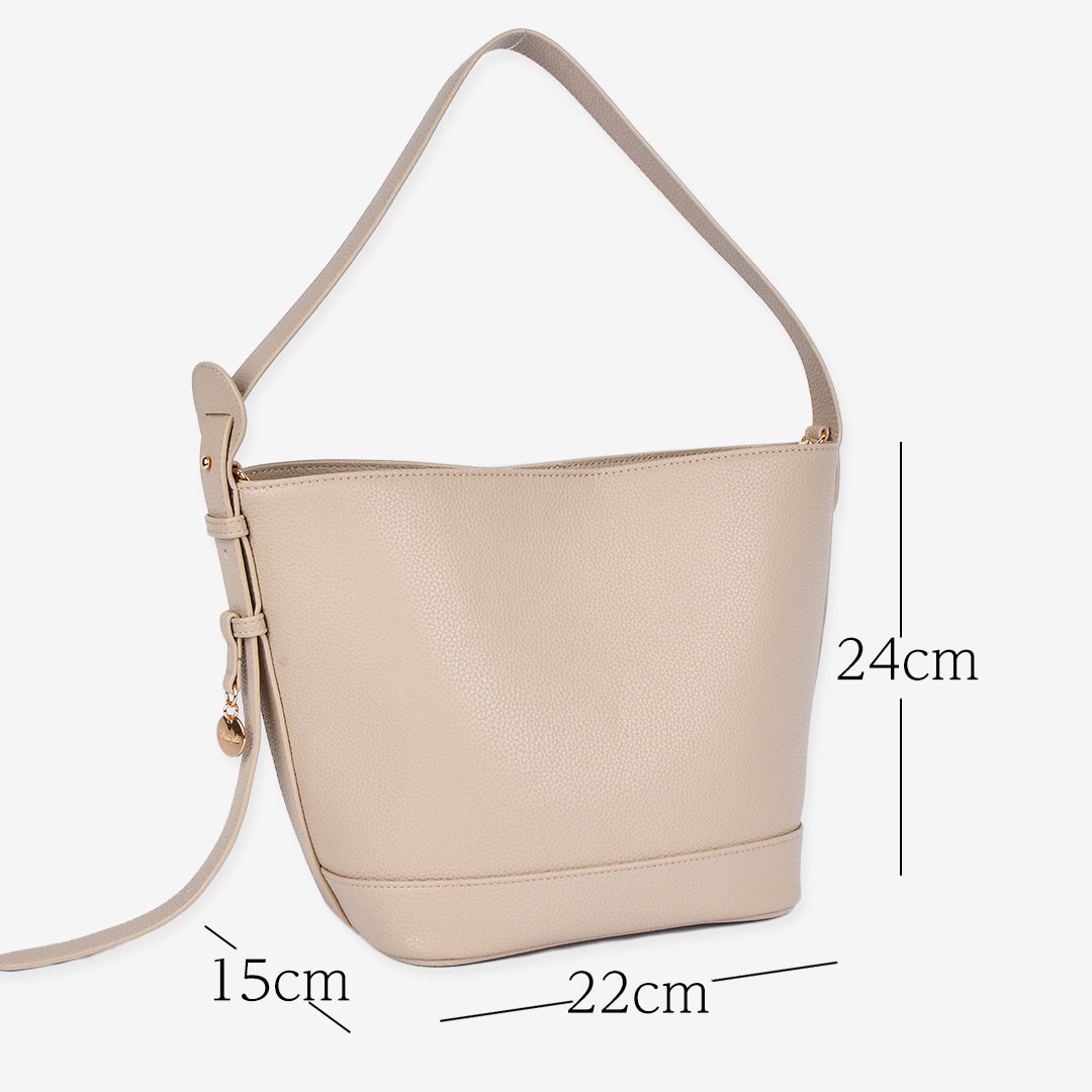 ホワイトレザーバケットバッグ サイズ詳細