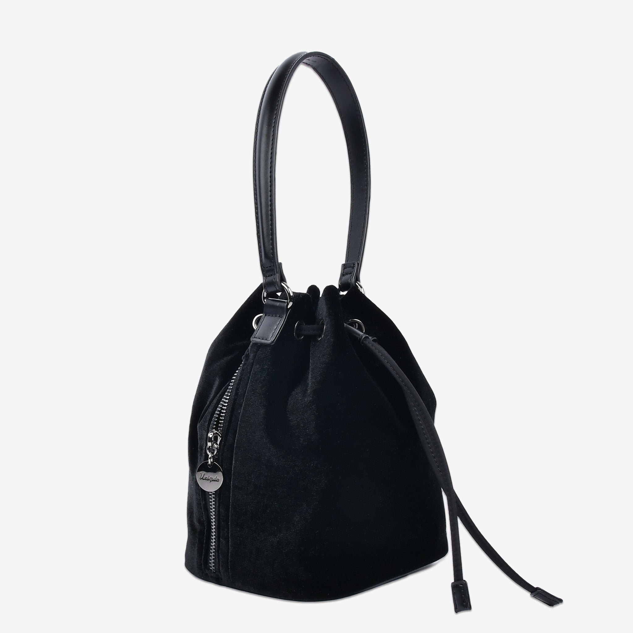 黒ベロア巾着バッグ 側面ジップとチャーム付き