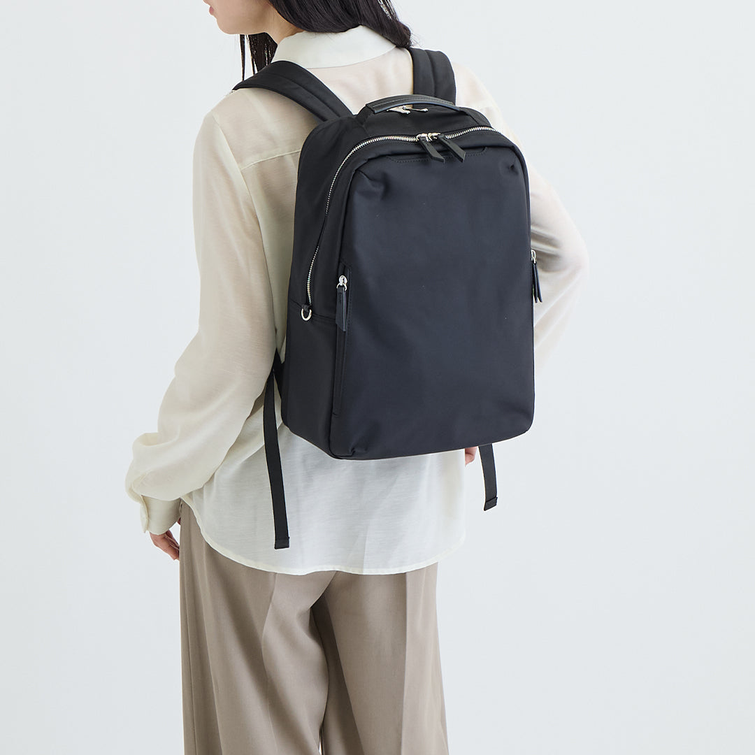 Business Backpack - ビジネスリュックL (A4/15.6インチPC収納)