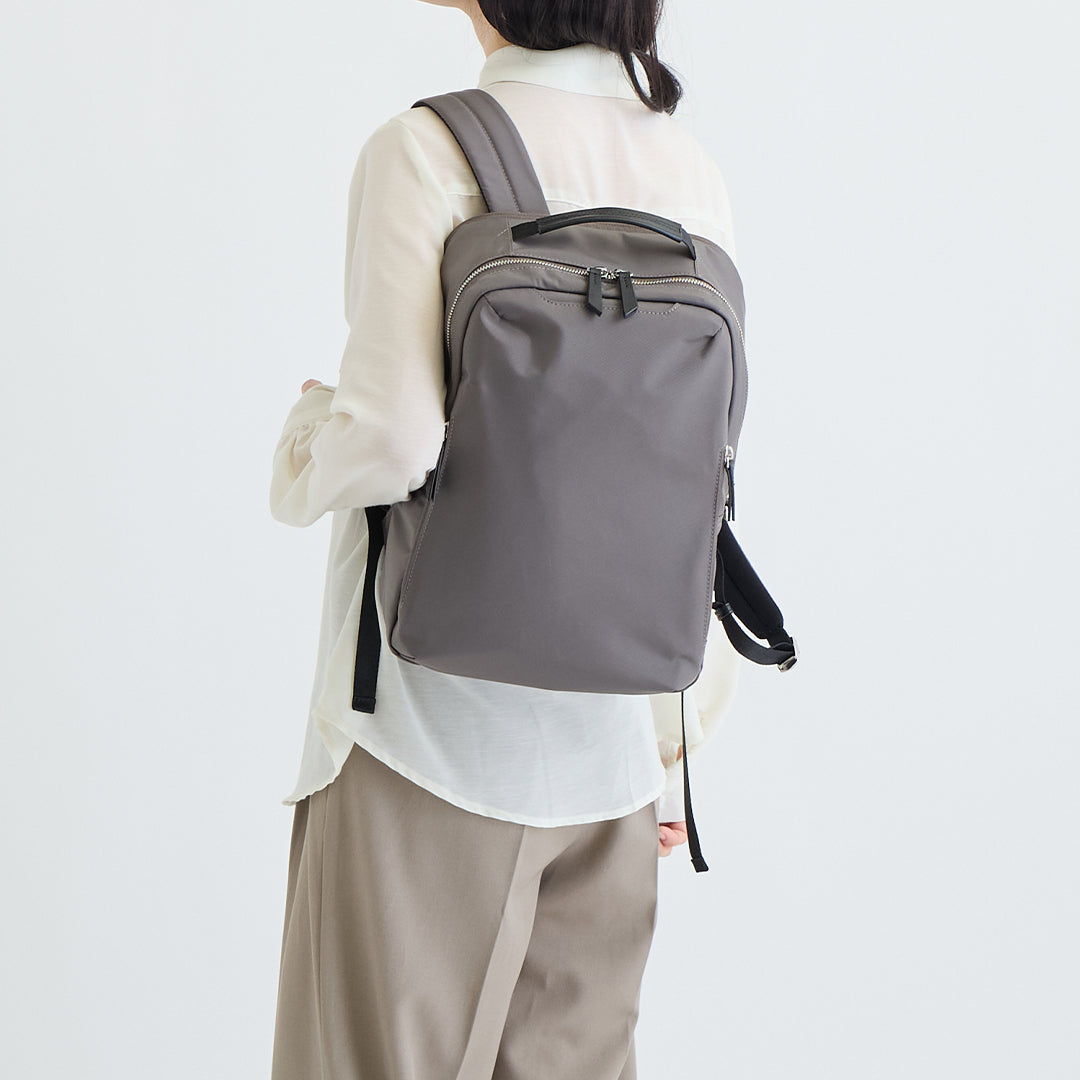 Business Backpack - ビジネスリュック M(A4/14インチPC収納)