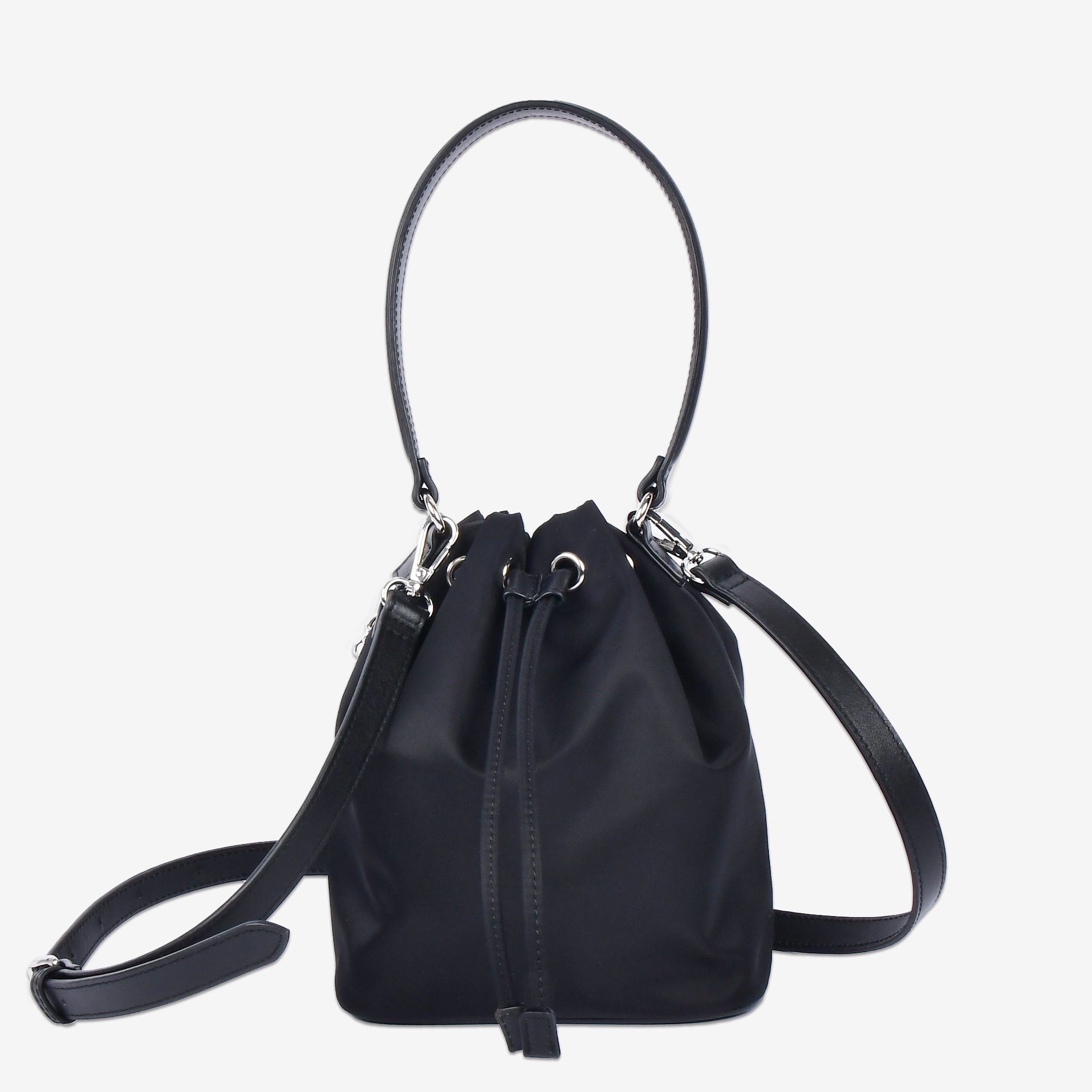 黒ナイロン巾着バッグ 3way仕様 ショルダーストラップ付き