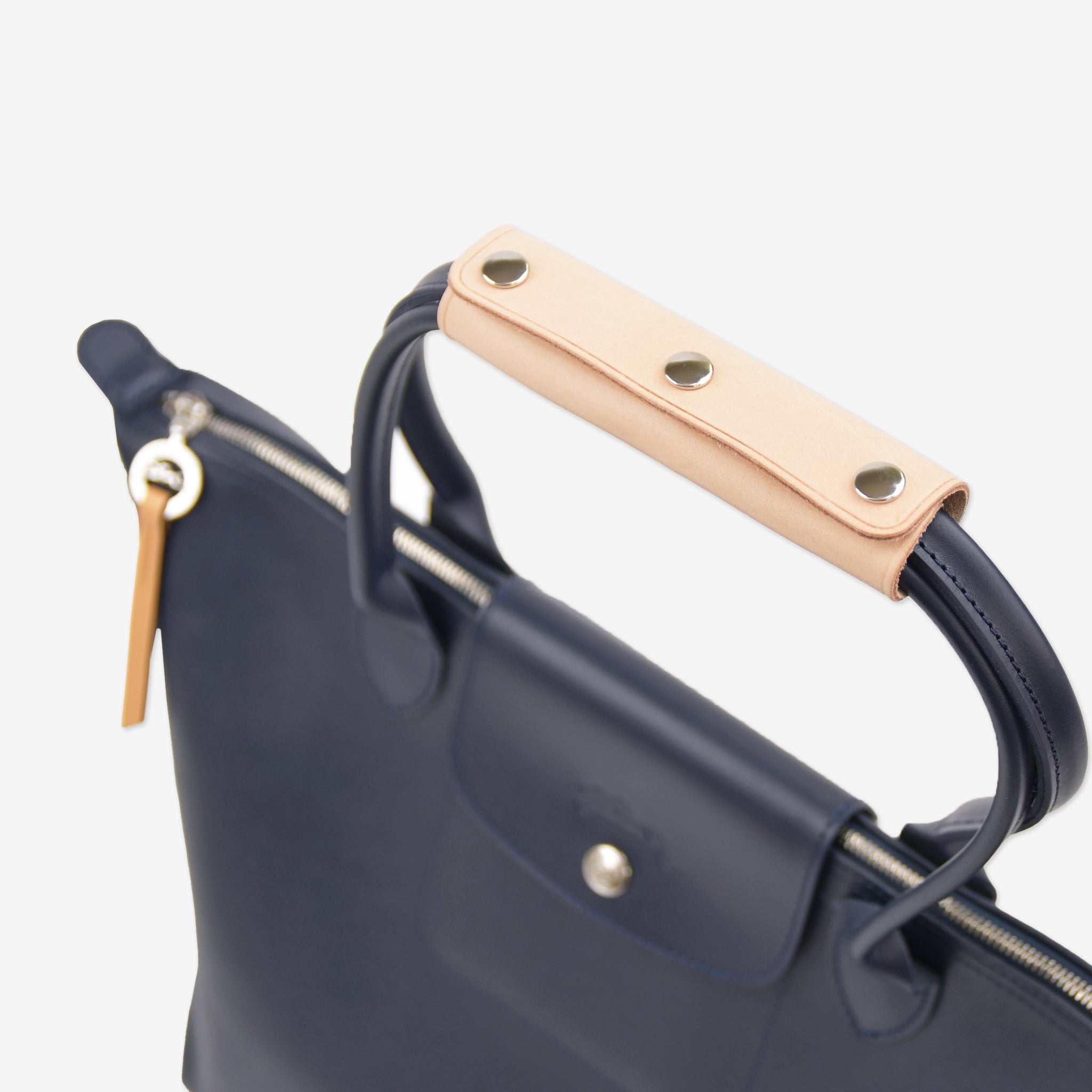 Genuine leather bag handle wrap cover with attachment function, tanned leather, silver metal fittings