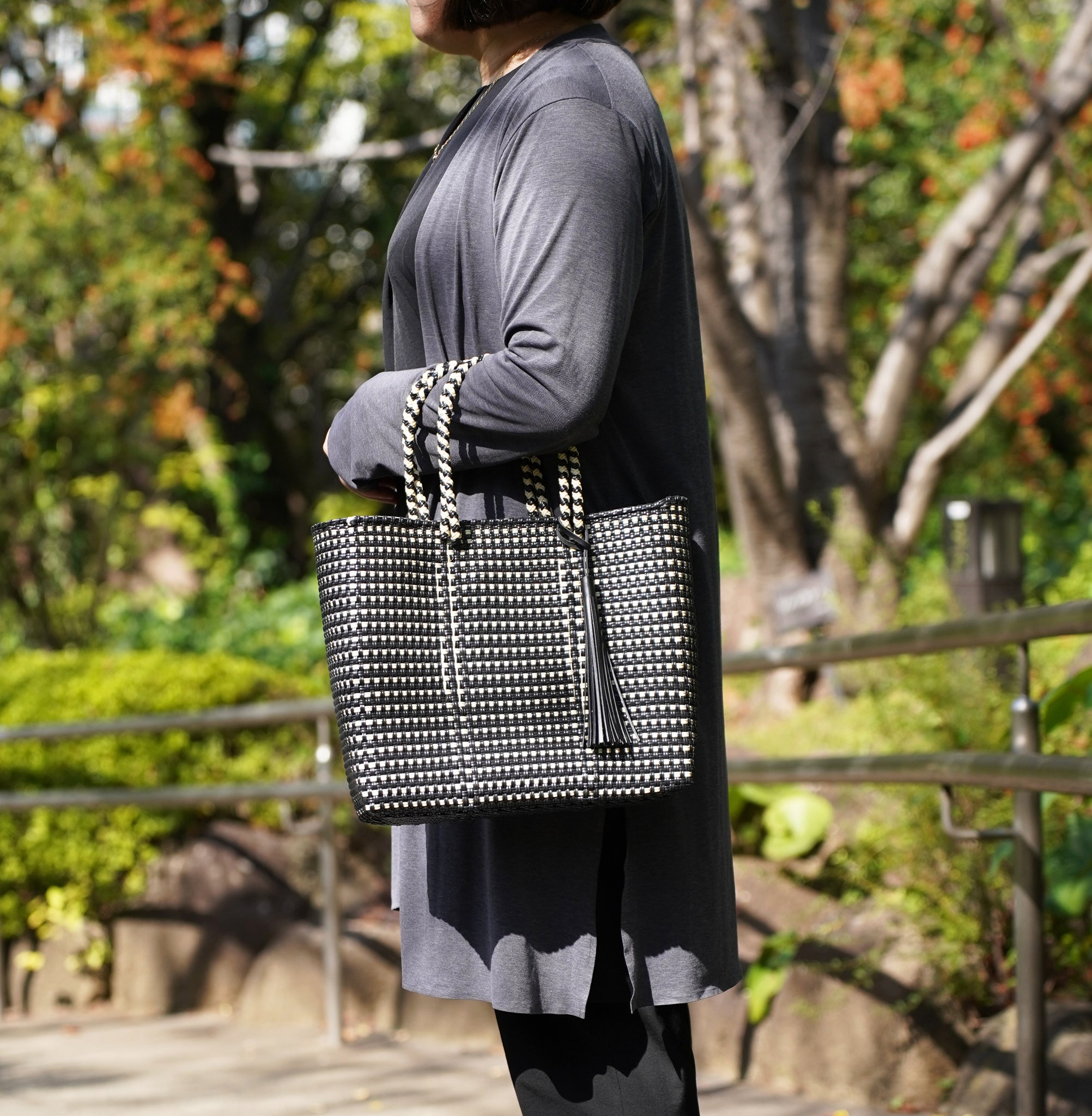Mercado Bag, Medium Size, Kingham, Black x Cream, RB0019