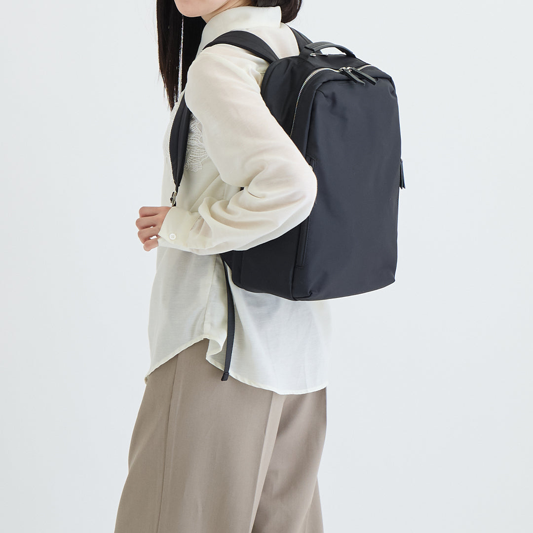 Business Backpack - ビジネスリュックL (A4/15.6インチPC収納)