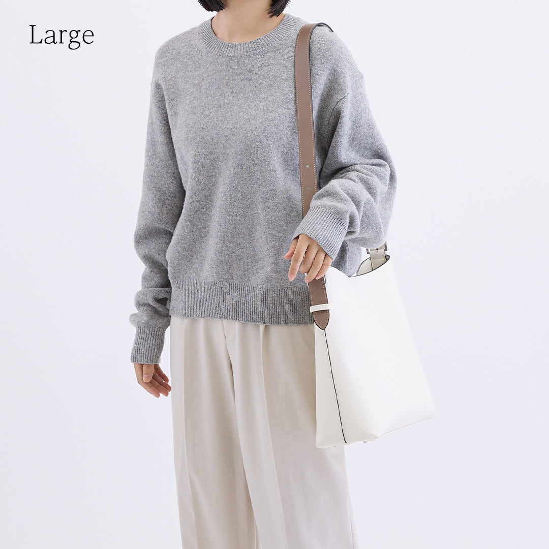 2wayバイカラーショルダーバッグ アイボリー Large着用